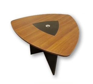<bdi style="direction: rtl; unicode-bidi: isolate; display: inline-block;">طاولة اجتماعات خشب MDF علي شكل (كمثري)</bdi>