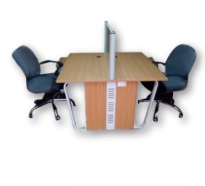 خلية عمل خشب MDF بفواصل زجاجيه(لوجو الشركه)×معدن بفواصل اماميه وجانبيه زجاج وحدة اداراج متحركة 3درج مقاس الفرد 120 سم × 60 سم 